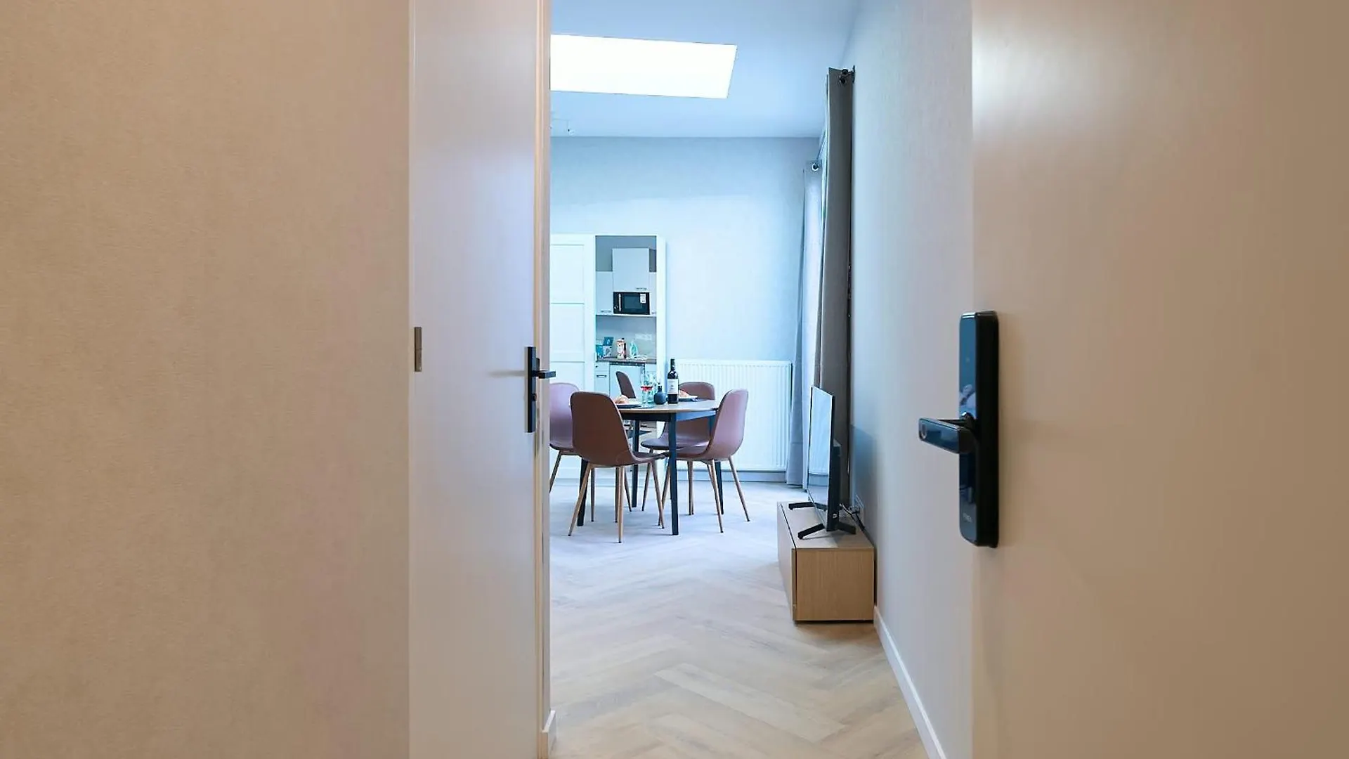Central City Escape Modern Studio Near Everything Eindhoven Apartment